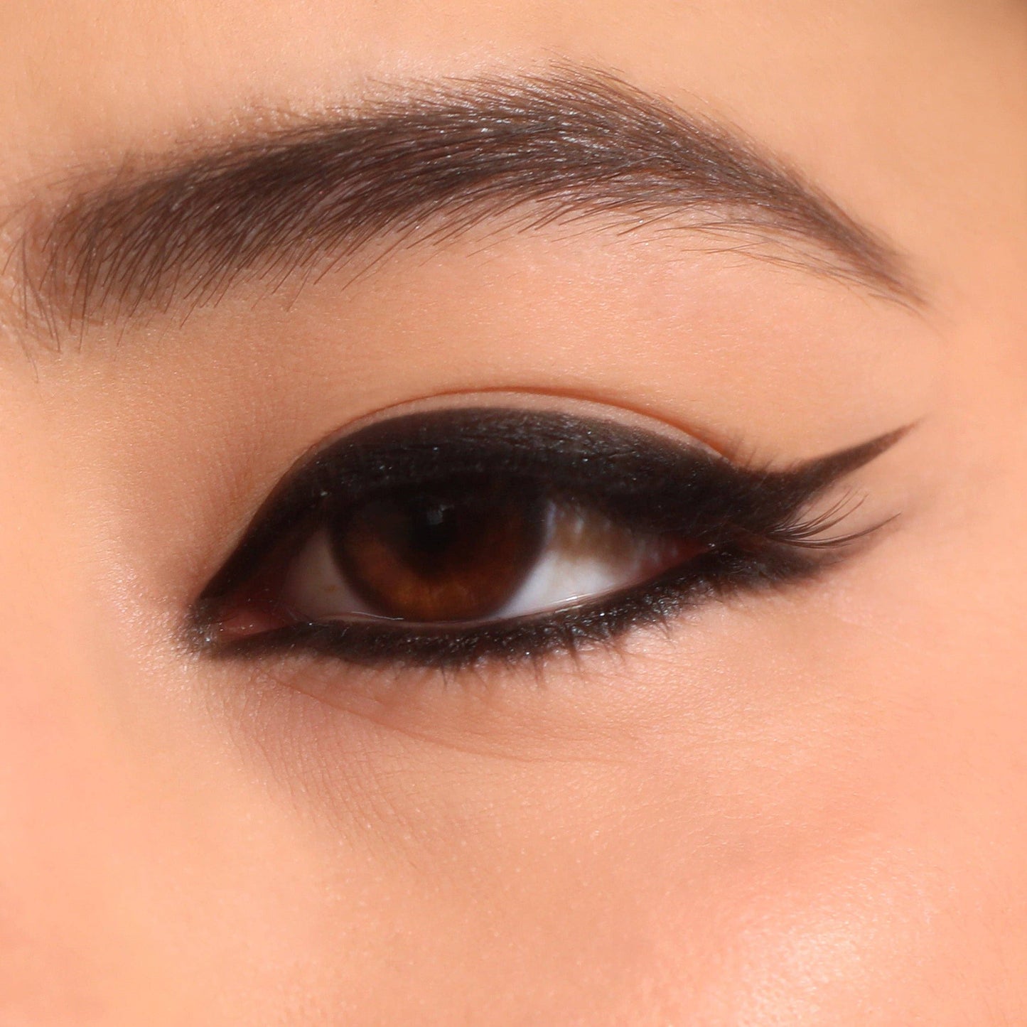 Statement Shimmer Liner (011, Black Pearl)